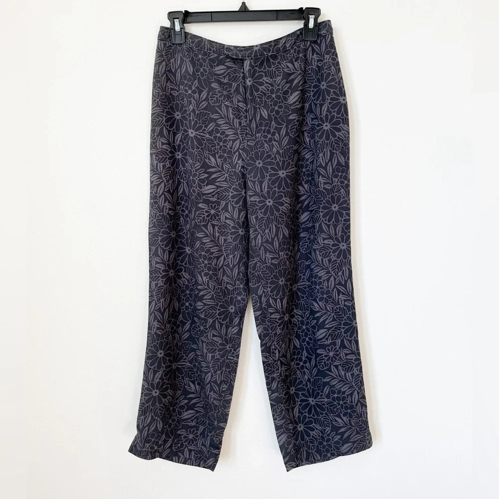 Tommy Bahama‎ Women's Black Gray Floral 100% Silk Cropped Pants 6